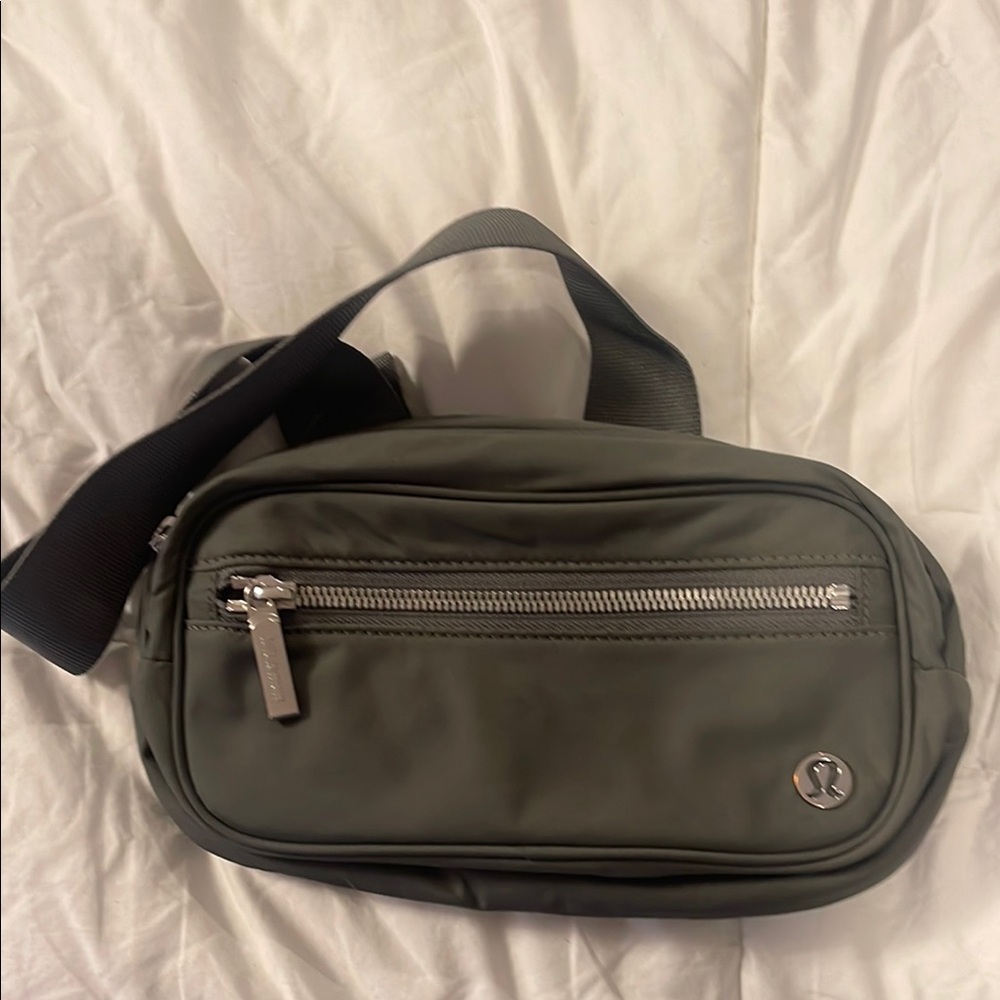 lululemon athletica Grey / Olive Belt Bag